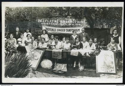 MUNKÁCS  1928. Singer tanfolyam, fotós képeslap