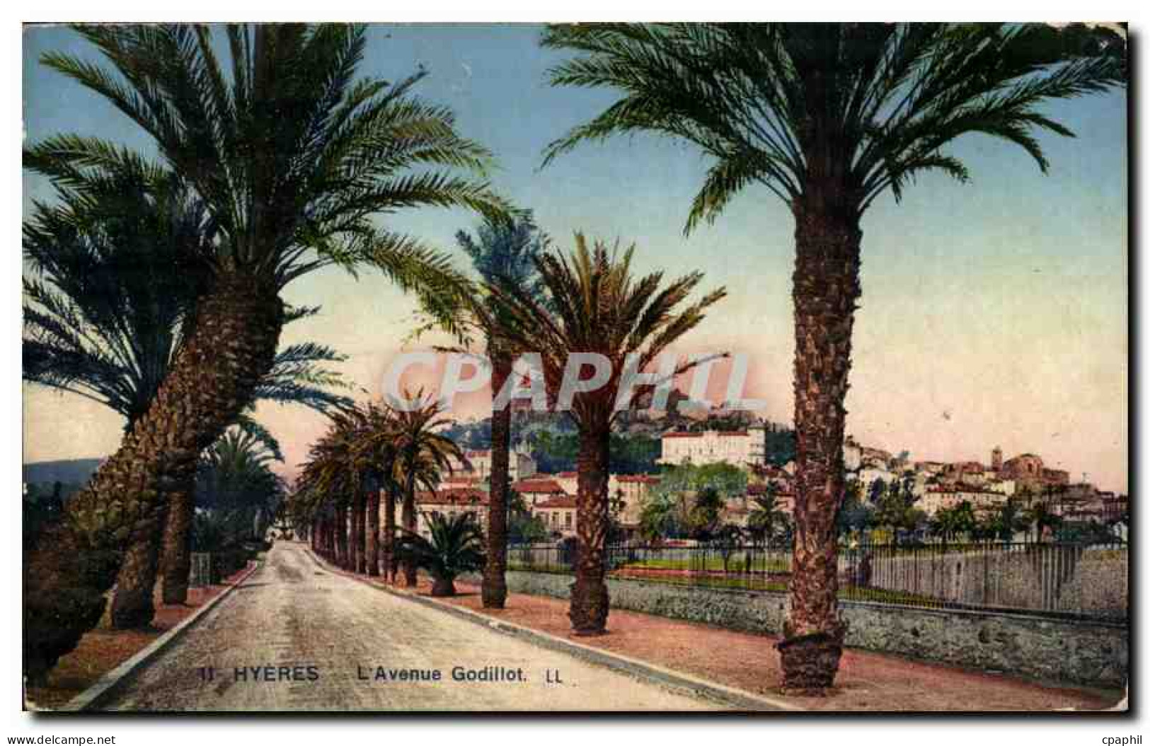 Hyeres CPA L'avenue Godilot