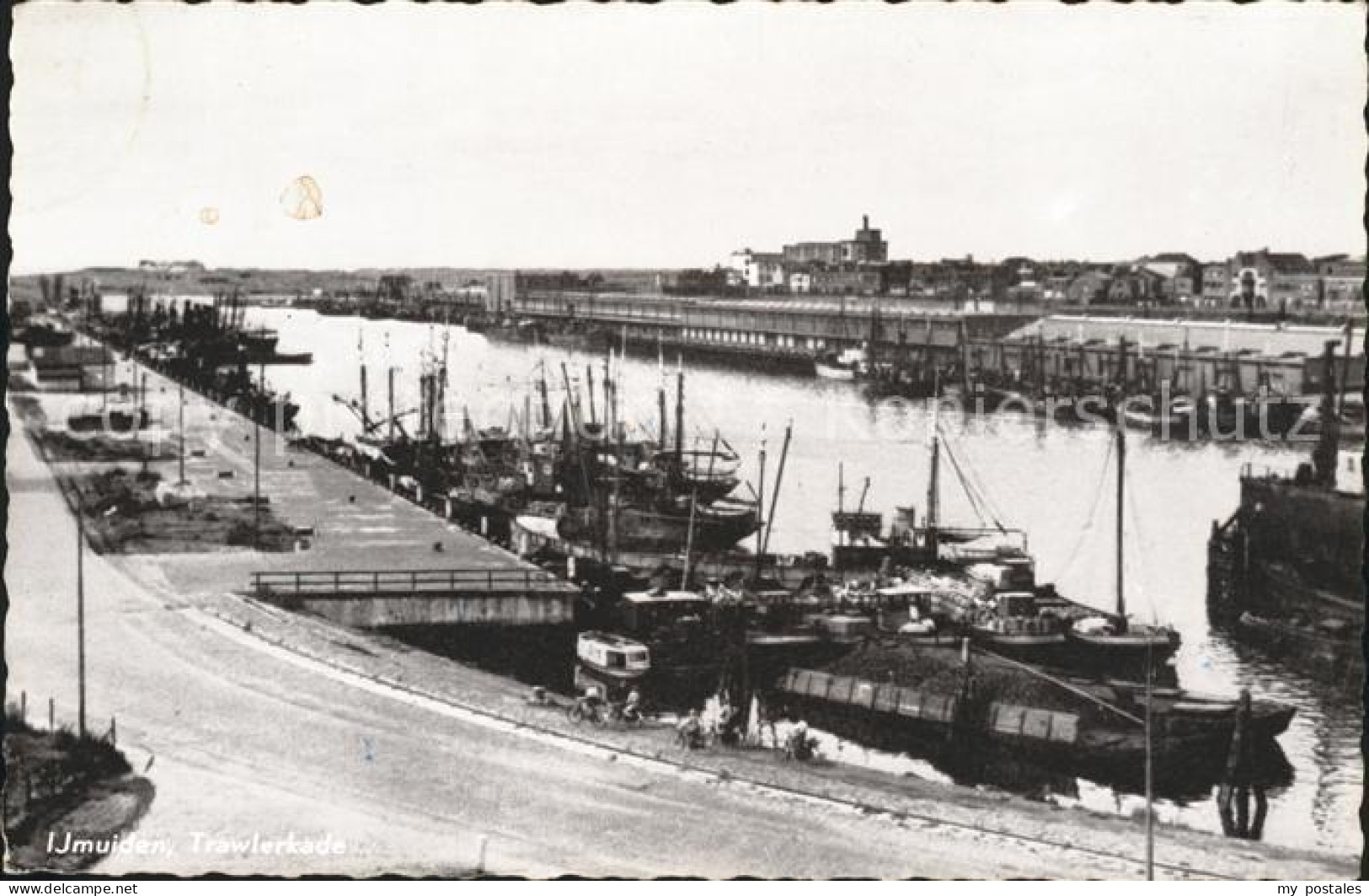 Ijmuiden Trawlerkade Schiffe