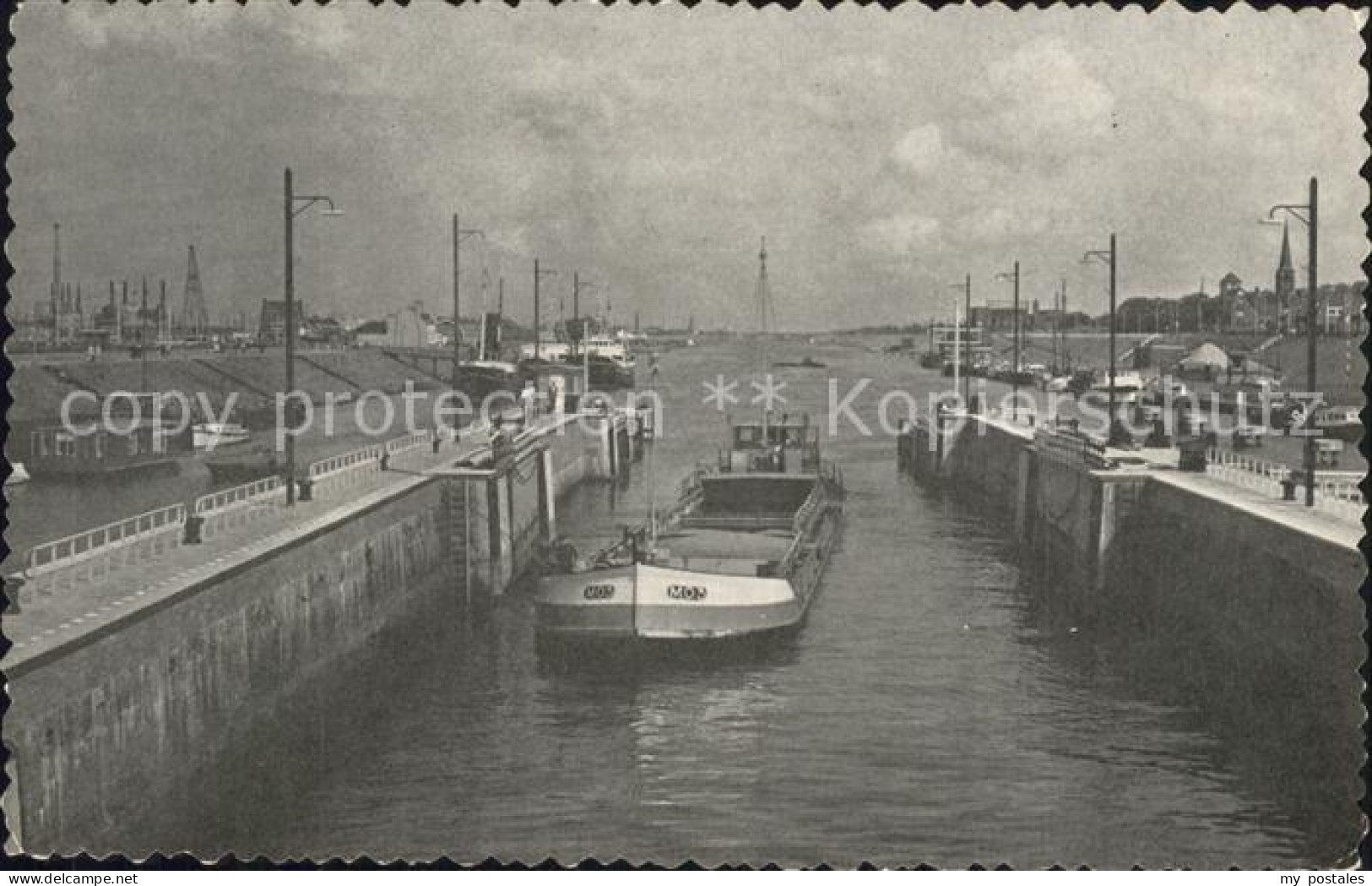Ijmuiden Zuidersluis Schleuse Frachtkahn