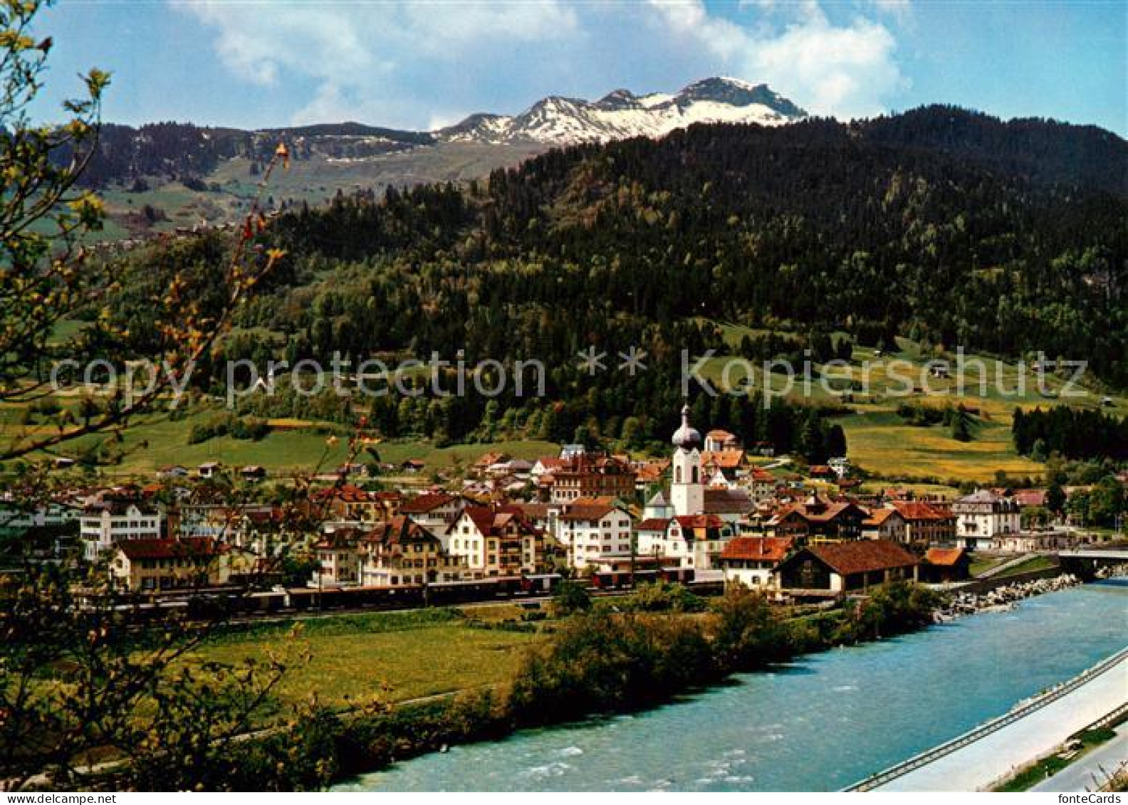 Ilanz GR mit Piz Mundaun