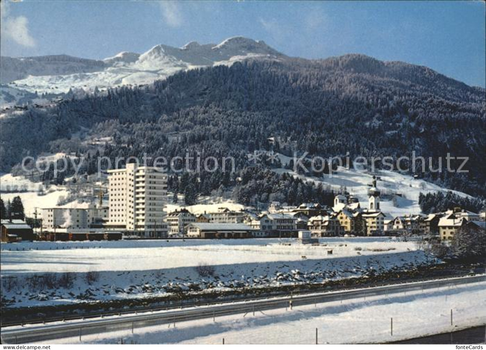 Ilanz GR mit Piz Mundaun