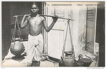 Carte Postale Ancienne de CHANDERNAGOR-Mali- porteur d'eau