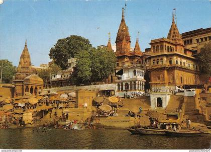 BT13287 Bathing ghats river ganga India         India