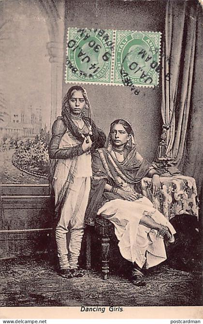 India - Dancing girls