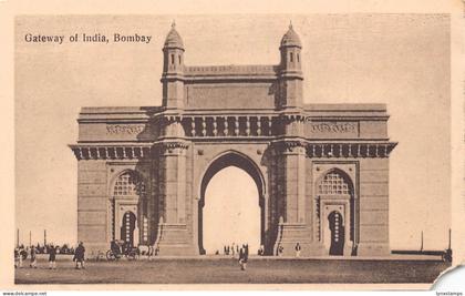 India Bombay Mumbai Gateway of India  vintage postcard