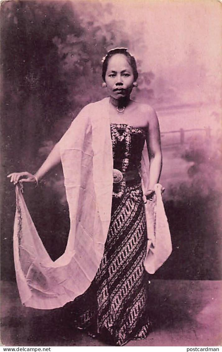 Indonesia - Javanese dancer