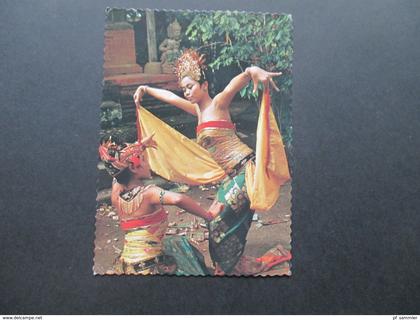 AK Echtfoto 1974 Indonesien. The graceful Legong Dance. Einheimische Frauen. Via Air Mail