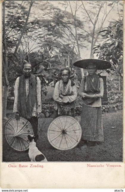 PC Onze Batoe Zending Niassische vrouwen INDONESIA (a17997)