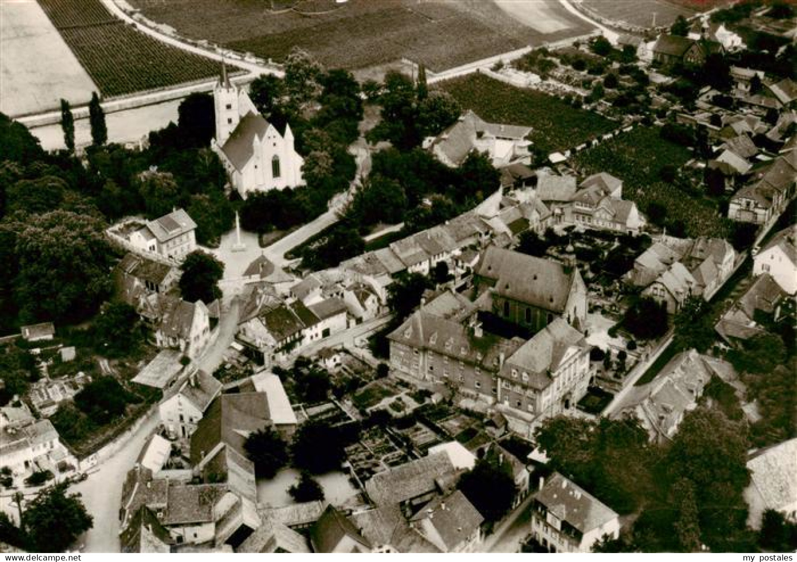 Ingelheim Rhein Stadtteil Sued mit Burgkirche