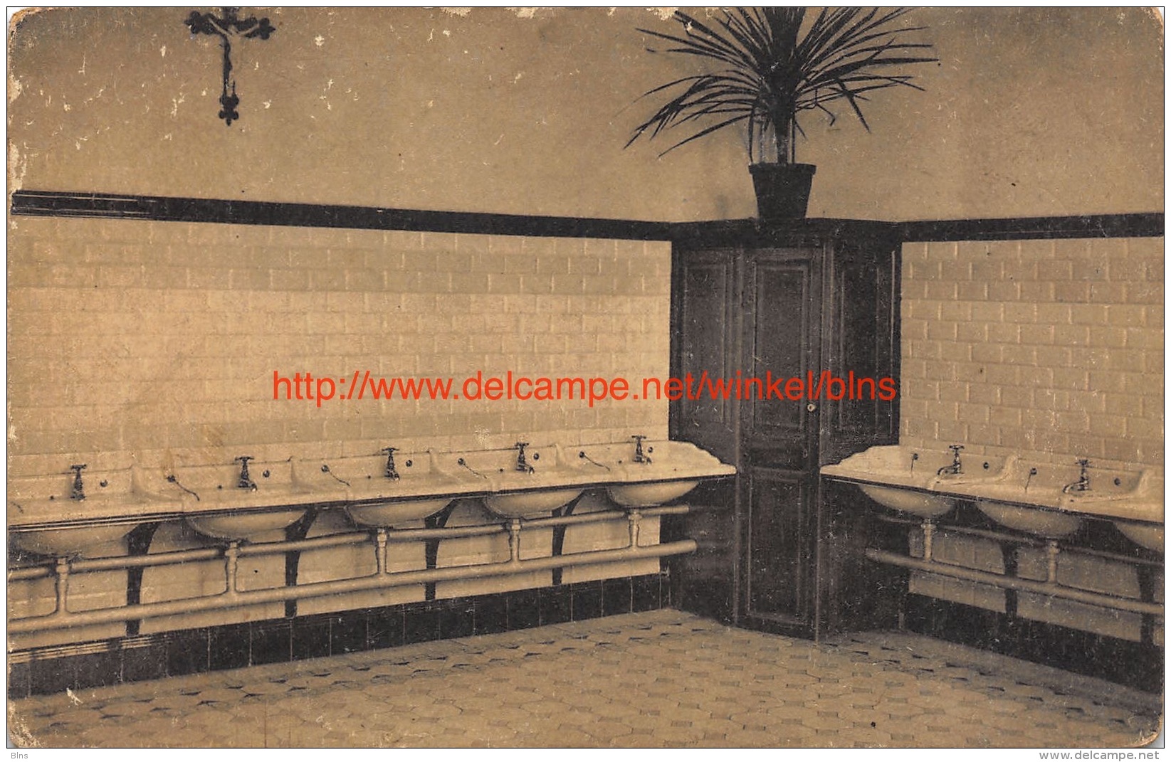 Institution de l'Immaculee Conception a St. Nicolas - un lavoir