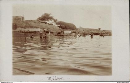 Photo CPA Medina Saudi Arabien, Wasserpartie, Badende Menschen