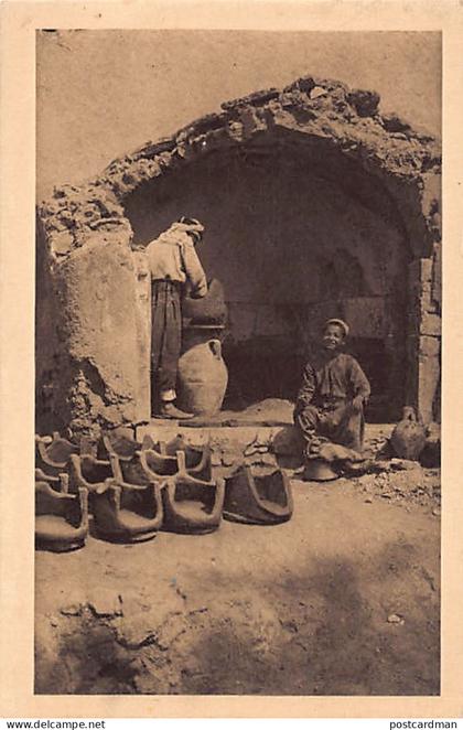 Iraq - MOSUL - The potter - Publ. Dominican Mission in Mesopotamia