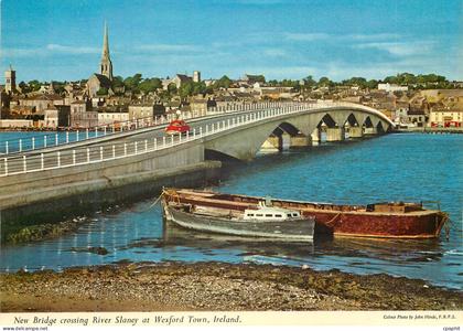 CPM New bridge crossing river Slaney at Wexford Town Ireland Bateaux