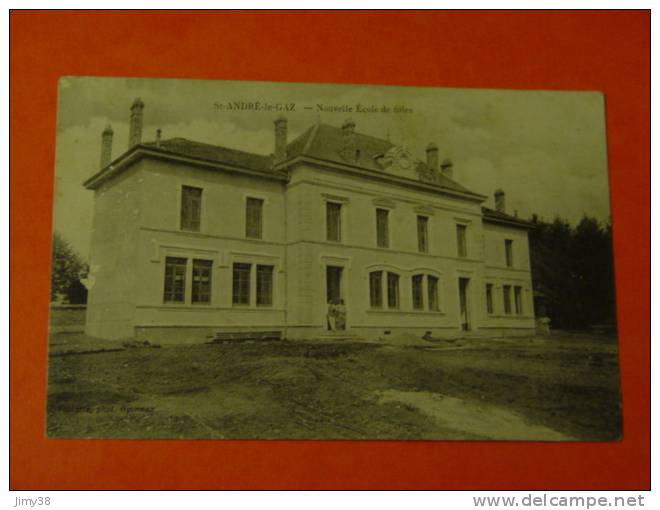 ISERE-SAINT ANDRE LE GAZ-ECOLE DE FILLES