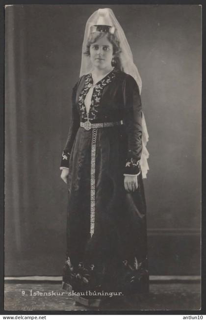 $#$#(AD2605)- ICELAND   1929-  Islenskur skautbuningur (native costumes)-written 1929 sent in envelope