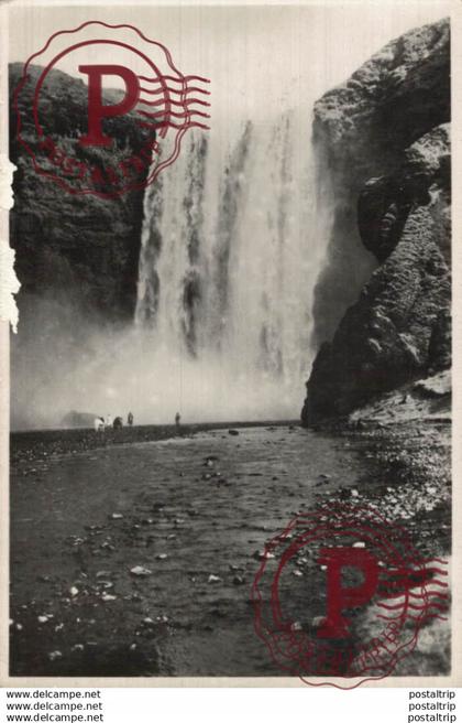 ISLANDIA // ICELAND. SKOGAFOSS. WATERFALL