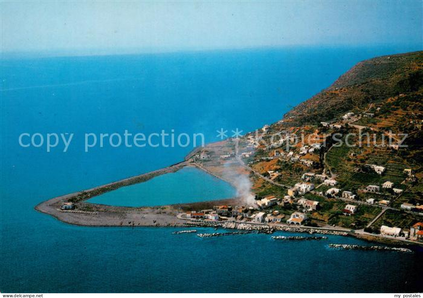 Isola di Salina Fliegeraufnahme Ligua Gemeindefraktion