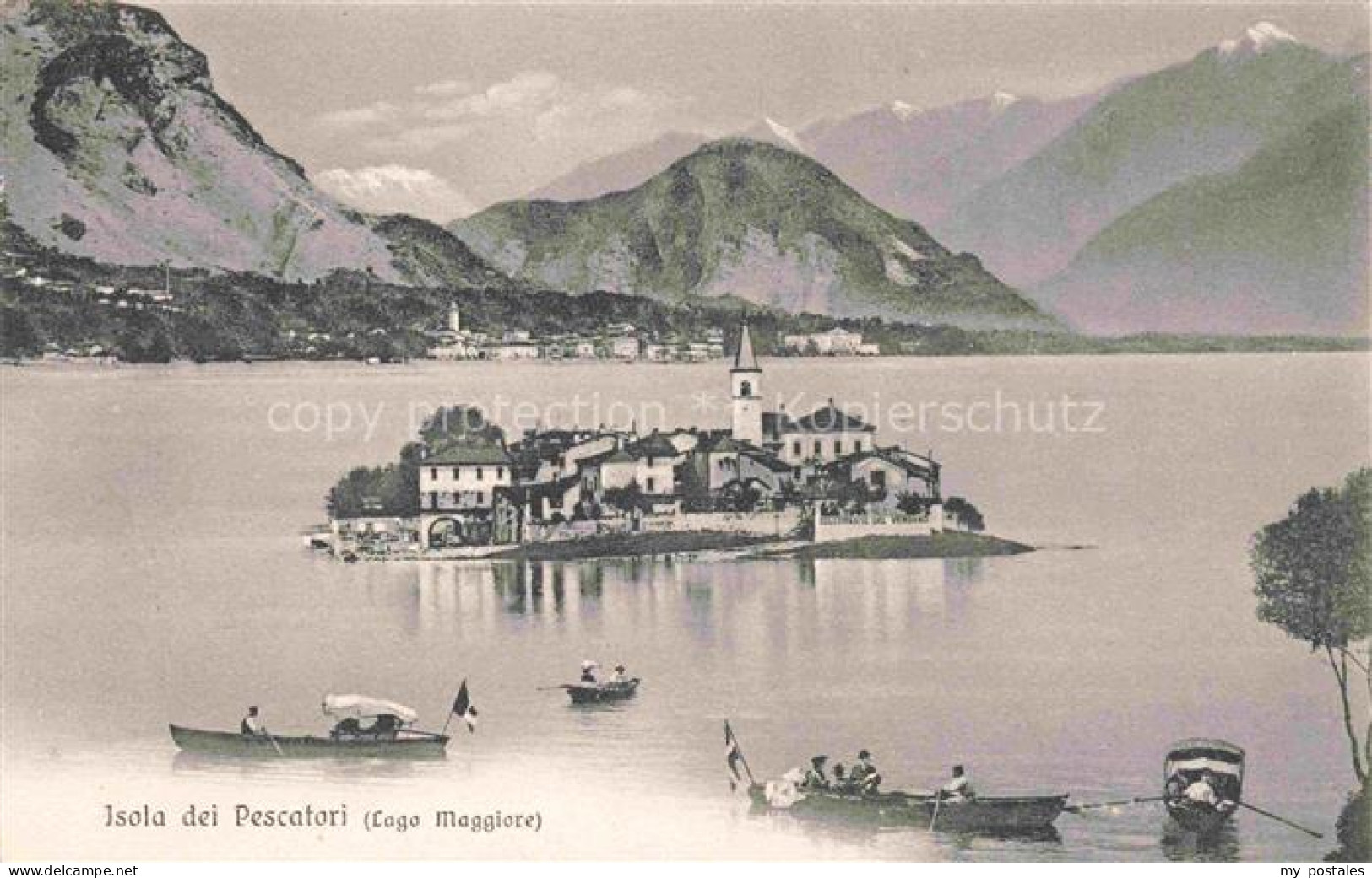 Isola Pescatori Lago Maggiore IT Lago-Maggiore Insel Kirchturm Boote Berge Fisch