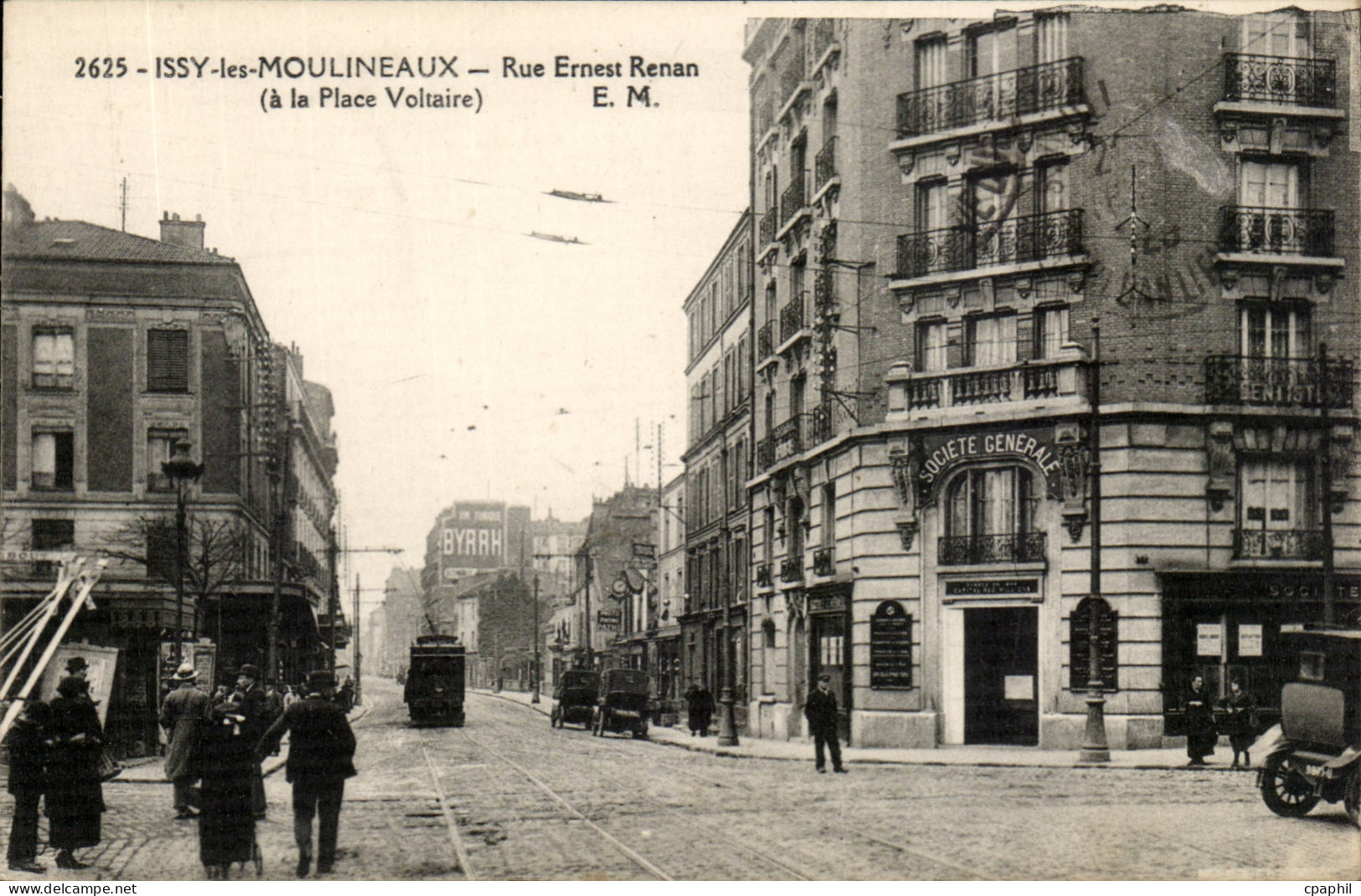 Issy les Moulineaux CPA Rue Ernest Renan (a la place Voltaire Societe Generale)
