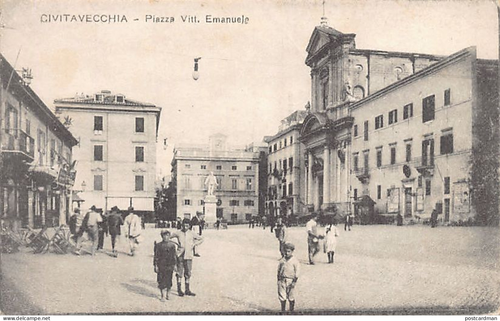 Italia - CIVITAVECCHIA - Piazza Vitt. Emanuele
