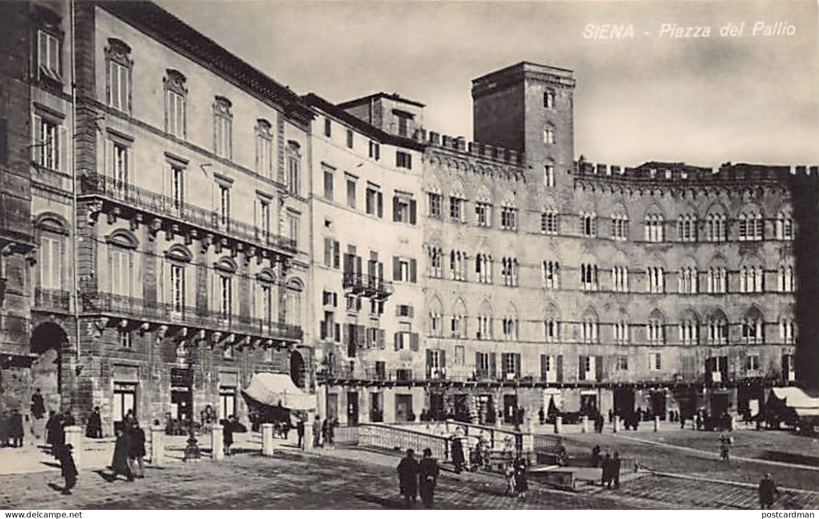 Italia - SIENA - Piazza del Pallio