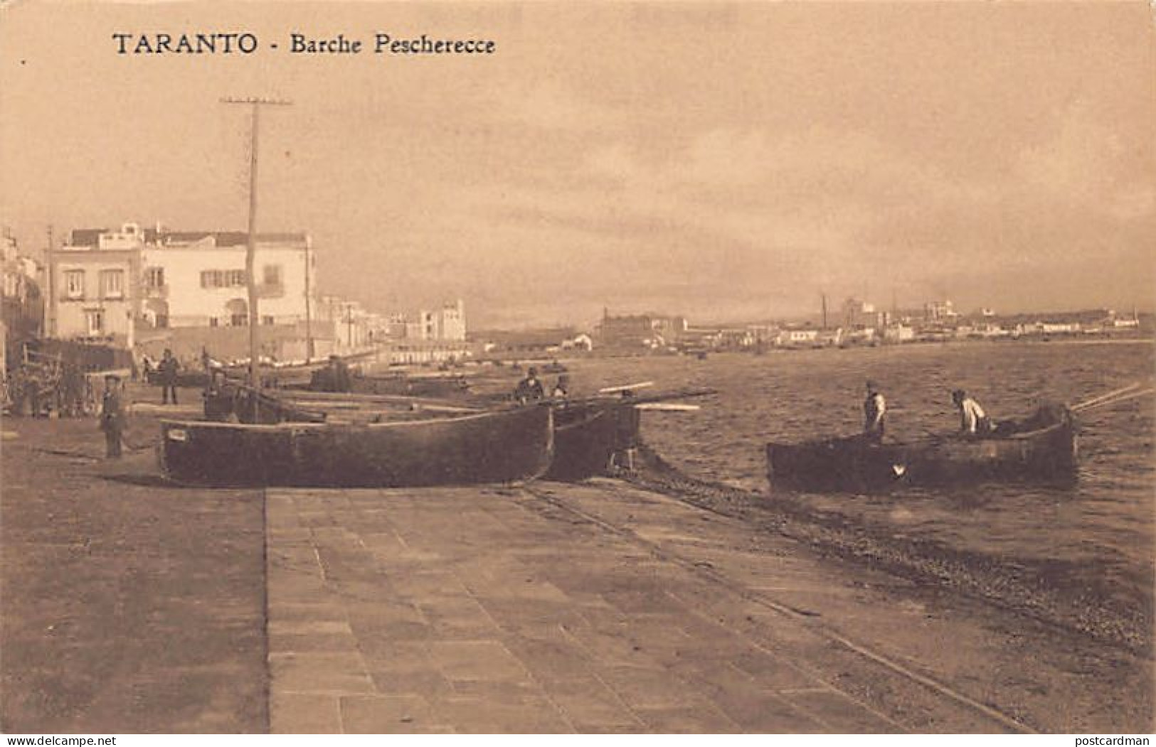 Italia - TARANTO - Barche Pescherecce