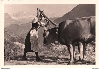 BOLZANO: Costumi - Contadina