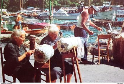 Cartolina - Portofino - Donne che lavorano i Merletti - 1975 ca.