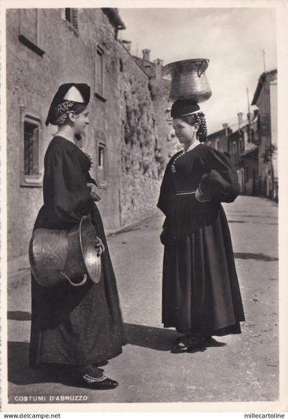 ABRUZZO - Costumi - 2 donne con pentola in rame