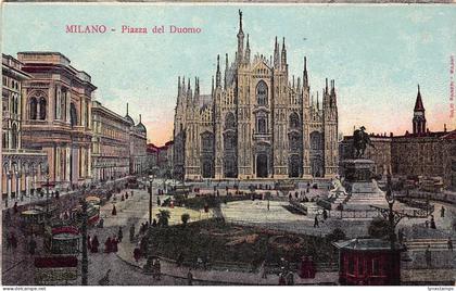 A977 Italy Milano Milan Piazza del Duomo Square vintage postcard