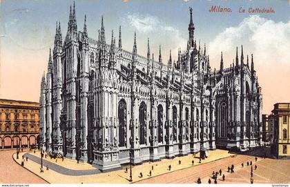 B098 Italy Milano Milan Cattedrale Cathedral vintage postcard