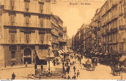 B641 Italy Naples Napoli Via Roma vintage postcard