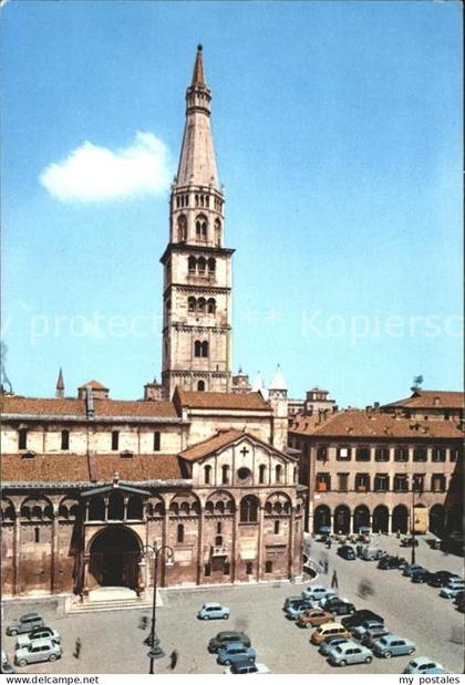 Modena Emilia-Romagna Piazza Grande Chiesa