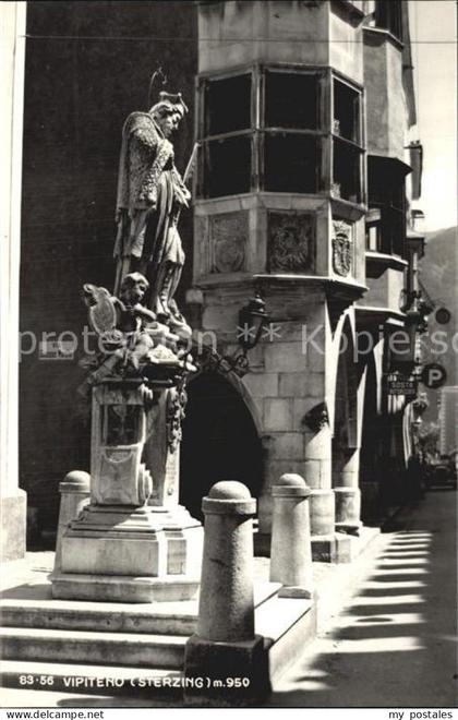 Vipiteno Statue Arkaden