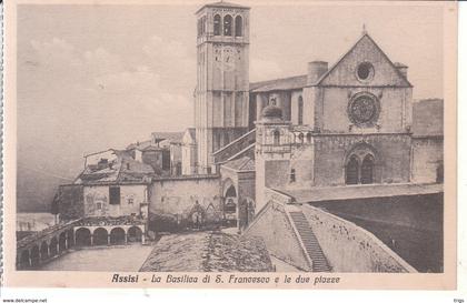 Assisi - La Basilica di S. Francesco e le due piazze