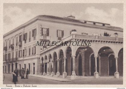 TERAMO: Portici e Palazzo Savini