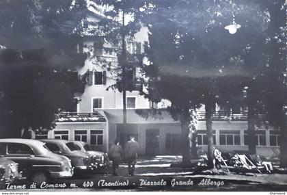 Cartolina - Terme di Comano - Piazzale Grande Albergo - 1957