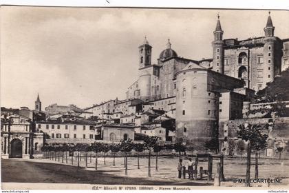 # URBINO:  PIAZZA MERCATALE - foto Alinari  17559