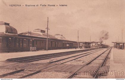 * VERONA - Stazione di Porta Nuova - Interno e Treno in arrivo