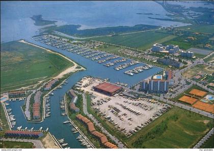 Aprilia Marittima Yachthafen Fliegeraufnahme