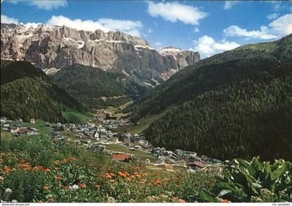 Wolkenstein Groeden Panorama mit Dolomiten