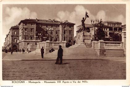C082 Italy Bologna Montagnola Monumento   vintage postcard