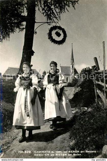 Caminata Frauen Trachten Kirche