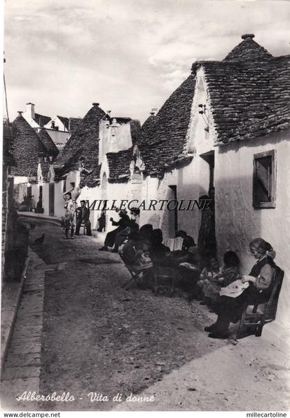 ALBEROBELLO:  Vita di Donne    1954