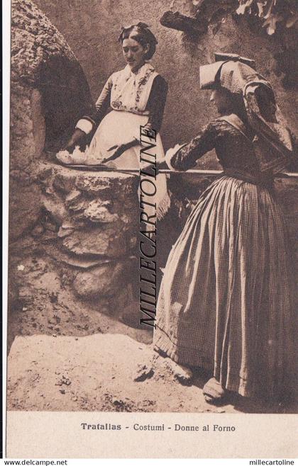 TRATALIAS: Costumi sardi - donne al forno