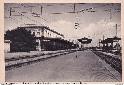 AVERSA - Stazione Centrale, interno con pensiline