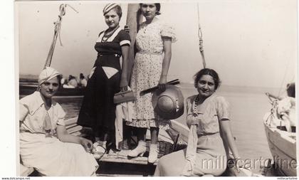* SANREMO - Fotocartolina - Donne in barca 1931