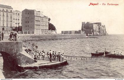 B583 Italy Napoli Naples Via Partenope vintage postcard