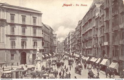 Italy Napoli Naples Via Roma vintage postcard B812